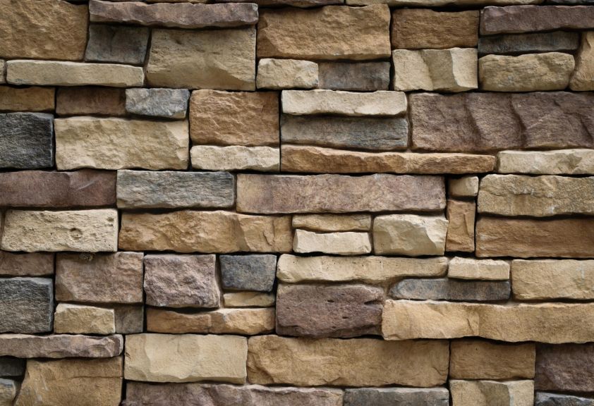 Cum întreținem pereții exteriori din piatră naturală